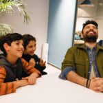 Tarkan Instagram – Bu güzel ve anlamlı projenin reklam çekiminden birkaç kare paylaşmak istedim. Reklamda emeği geçen tüm çekim ekibine ve reklama değerli katkılarından dolayı bölge halkına çok teşekkürler.. @trendyolcom 🧡 #YarınınKöyleri

📸: @yigit___eken 

#fbf