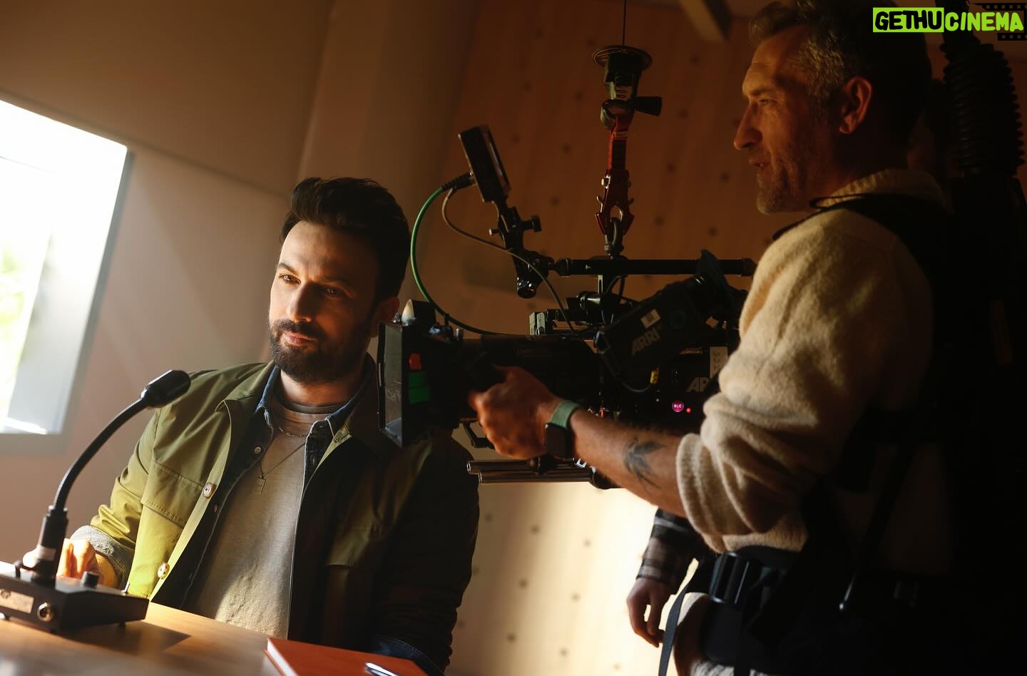 Tarkan Instagram - Bu güzel ve anlamlı projenin reklam çekiminden birkaç kare paylaşmak istedim. Reklamda emeği geçen tüm çekim ekibine ve reklama değerli katkılarından dolayı bölge halkına çok teşekkürler.. @trendyolcom 🧡 #YarınınKöyleri 📸: @yigit___eken #fbf