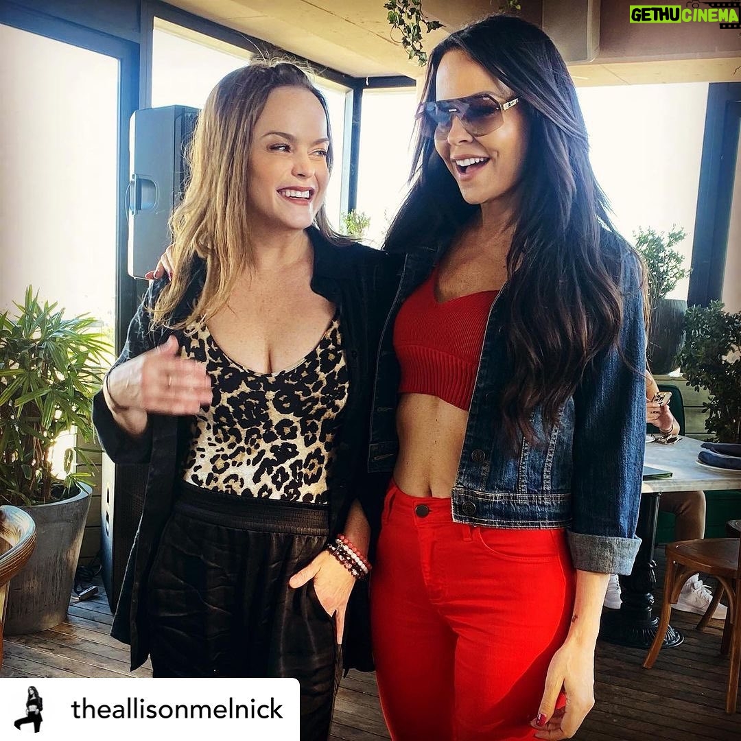 Taryn Manning Instagram - @theallisonmelnick 😀 @tarynmanning @harrietsrooftop ❤️