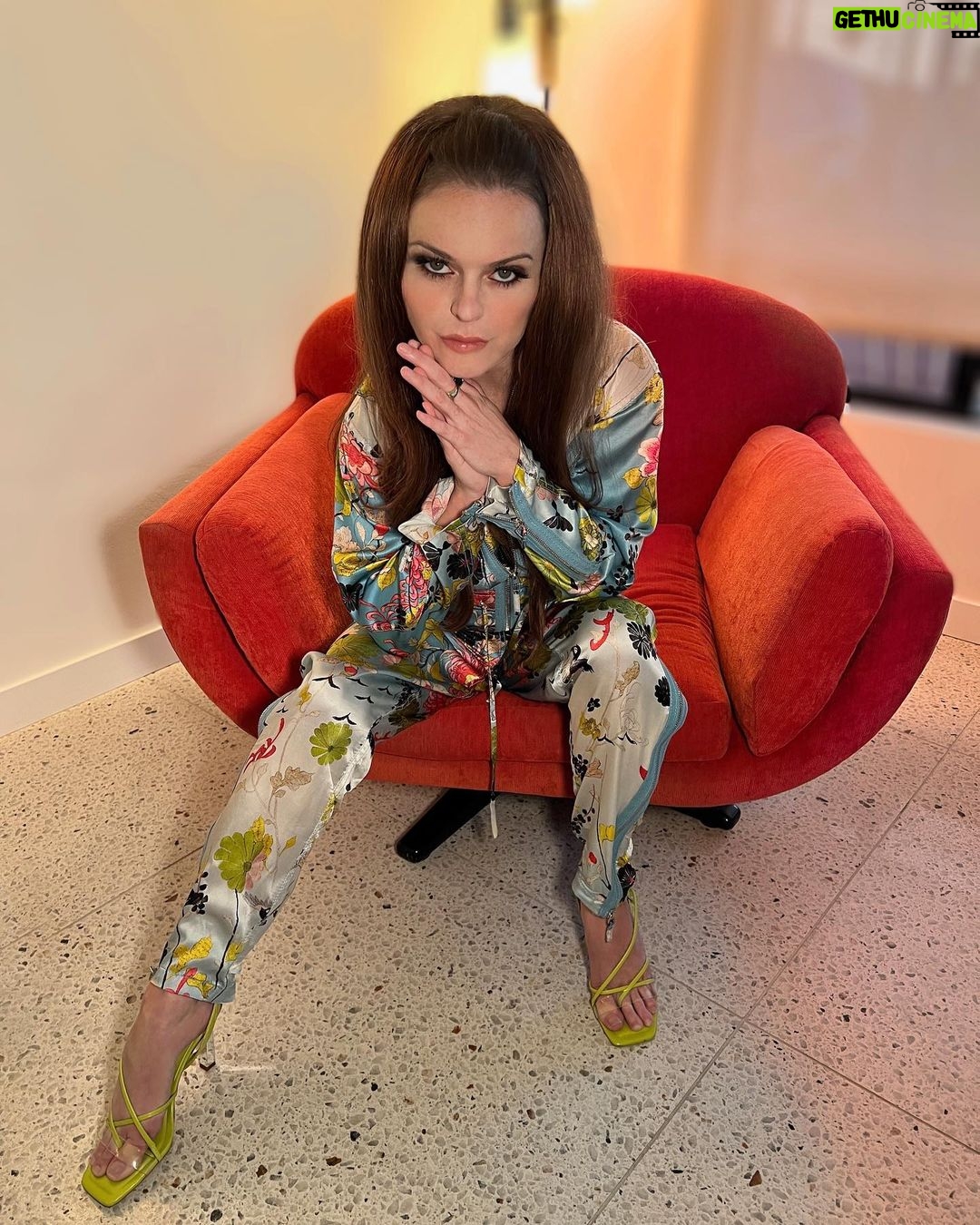 Taryn Manning Instagram - @tarynmanning x @jeanpaulgaultier #hair @brandonliberati using #makeup @johnstapleton #johnpaulgaultier #gaultier #fashion #editorial 🫦