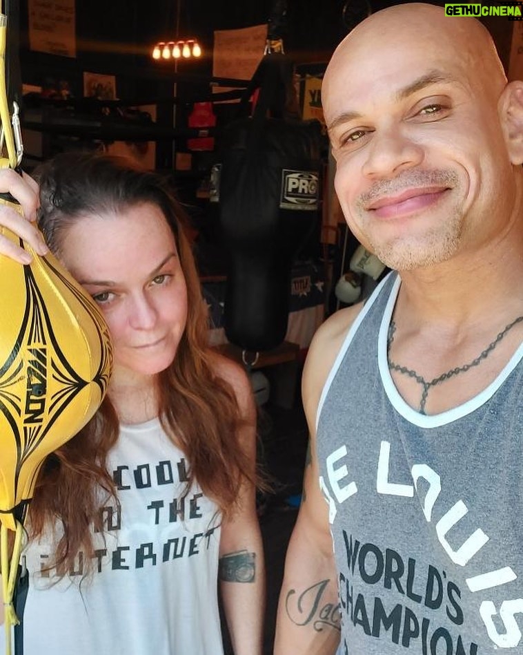Taryn Manning Instagram - Thanks for a great session and kicking my a$$ 🤑 @eddiejackson5 🥊 @trinityboxingla