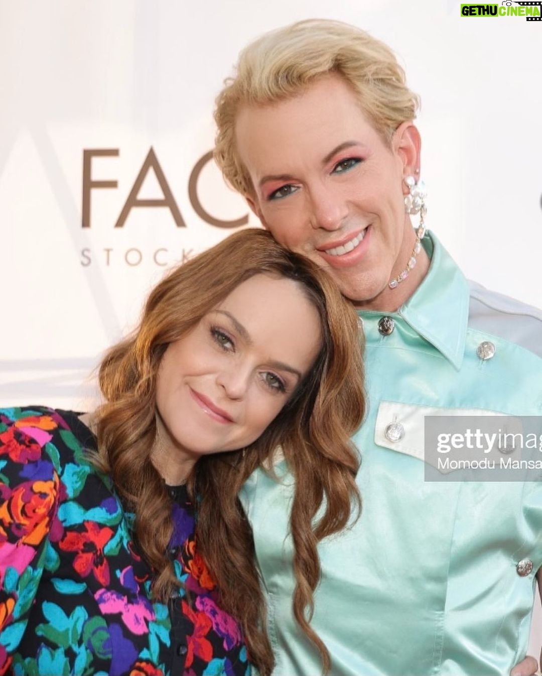 Taryn Manning Instagram - #DEREKFABULOUS for @facestockholm #pride makeup collection opening @doors.nyc 100% of the proceeds of the makeup sales go to @glsen supporting #lgbtq+ youth 🏳️🌈 visit facestockholm.com to support such an amazing cause. So proud of you @derekwarburton so great to see you @cynthiabailey @tarareid 💟 West Hollywood, California