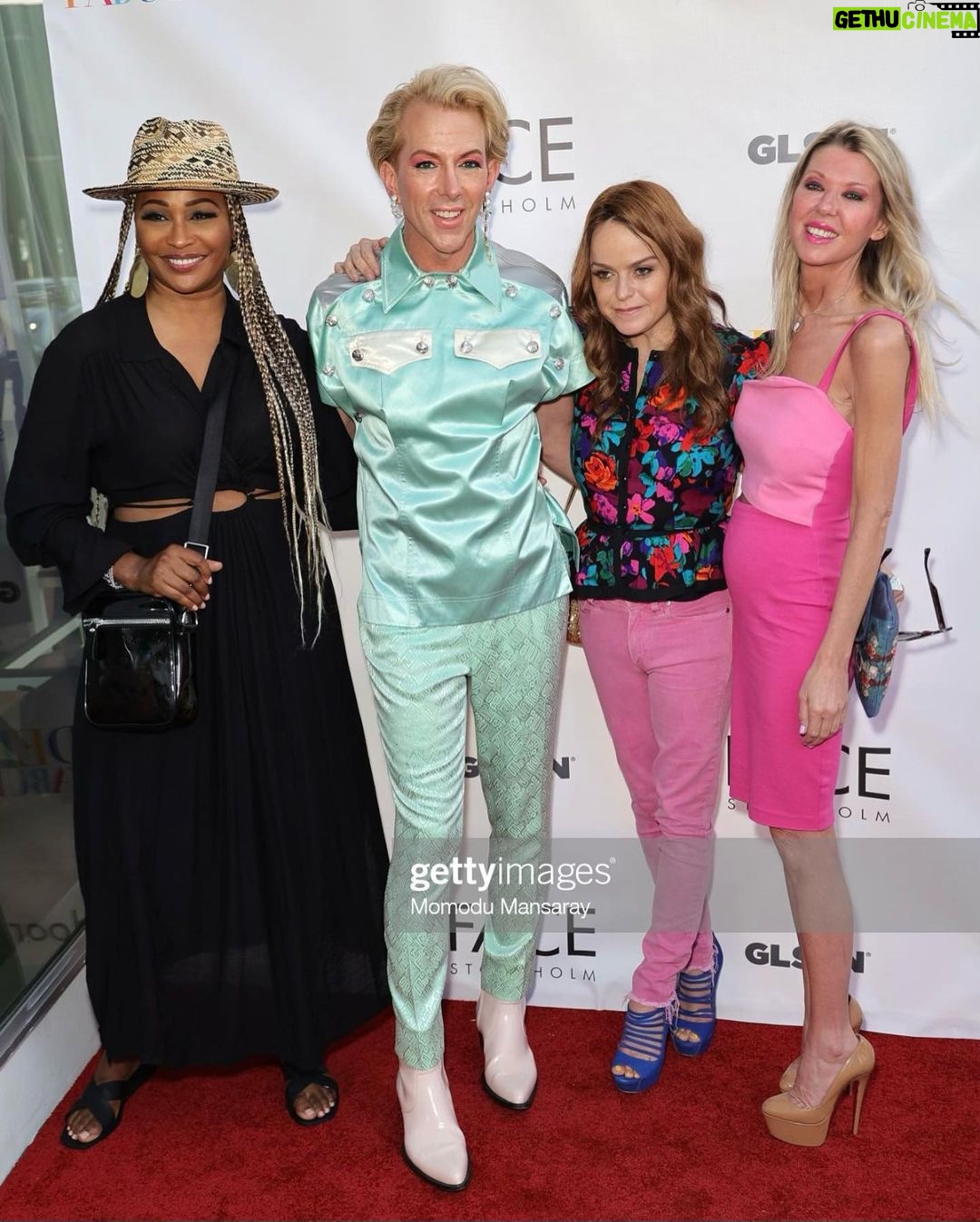 Taryn Manning Instagram - #DEREKFABULOUS for @facestockholm #pride makeup collection opening @doors.nyc 100% of the proceeds of the makeup sales go to @glsen supporting #lgbtq+ youth 🏳️🌈 visit facestockholm.com to support such an amazing cause. So proud of you @derekwarburton so great to see you @cynthiabailey @tarareid 💟 West Hollywood, California