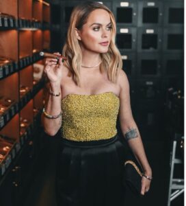 Taryn Manning Instagram - It’s a dreamy Friday when you’re in bed at a dignified time with all your laundry completed. Folded and put away!!!😂 big things! Today was a good day! Night night friends. Sweetest dreams too!