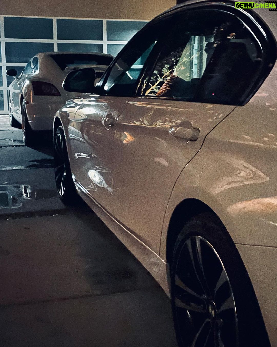 Taryn Manning Instagram - My Car wash Thursday #weekend 🤍