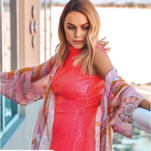 Taryn Manning Instagram - Lovin’our Fall/Winter issue of @modernluxuryps I LOVE PALM SPRINGS ☀️💧

@modernluxuryPS 

Fashion credits: 
@ongoajpairamofficial @untilorg on cover

Inside: 
@aliceandolivia
@talita_london 
@the_kneed 
@aldo
@ongoajpairamofficial 
@openclosit 
@untilorg

Glam : @tracewatkins
Photo: @dylanlujano
Styling: @theinfluence
Venue: @aguacalientecasinos
 
Thank you Modern Luxury PS team to @christophergia @jasminrosemberg @lauraecksteinjones @kenstpierre

@modernluxuryps ❤️

Thank you @alilasky ⚡️💫🌼