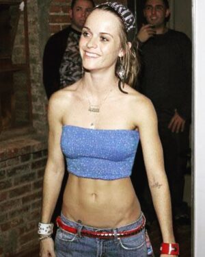 Taryn Manning Instagram - #throwbackthursday I grew into my vagina, I swear 💁‍♂️🤷‍♀️ #ballet and band practice #boomkat all day 🩰 I was focused—eye on the prize. Nothing had hurt me yet in the biz. It was ON! Dreams can come true, and several don’t, but it was already written anyway. Hand off the wheel. Let go, enjoy your life, and just #believe