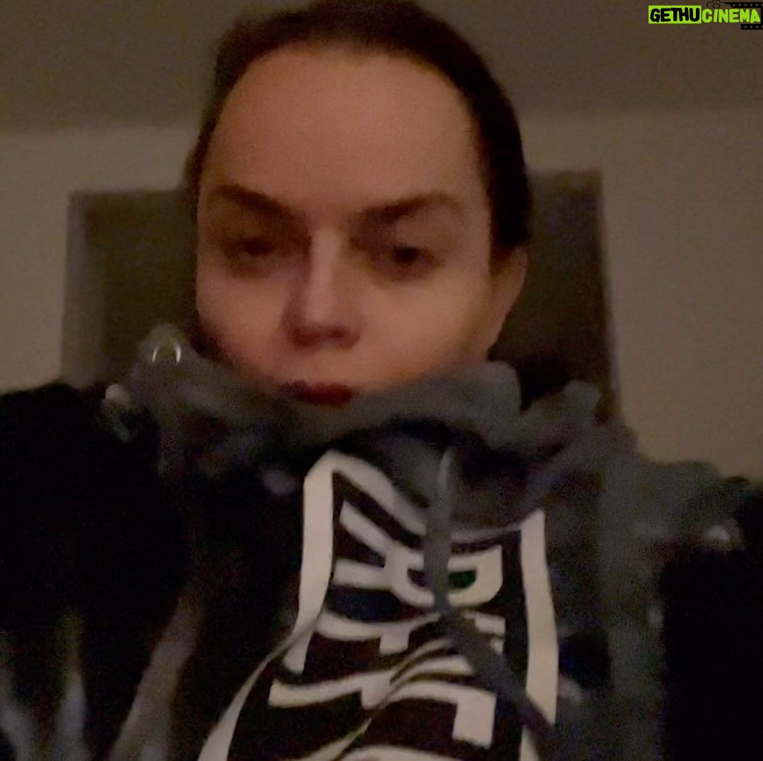 Taryn Manning Instagram - If you meet a actor who’s mentally stable then maybe they are a celeb or a brand ambassador perhaps…actors #getweird #forlife 😘