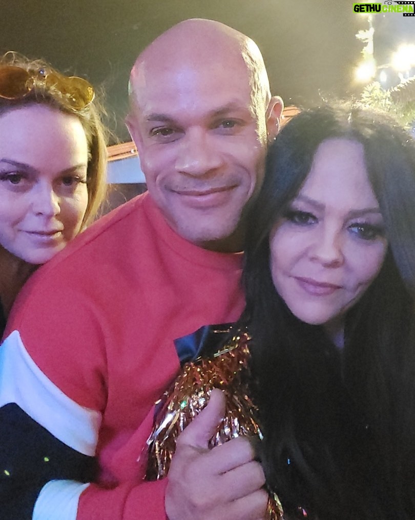 Taryn Manning Instagram - Happy new years to everyone ❤️had a blast with @eddiejackson5 @theallisonmelnick @stellasmomla @officialkatiecazorla and more, thank you for making me crack up all night 🤩 Best way to start the new year! 😍 #comedy