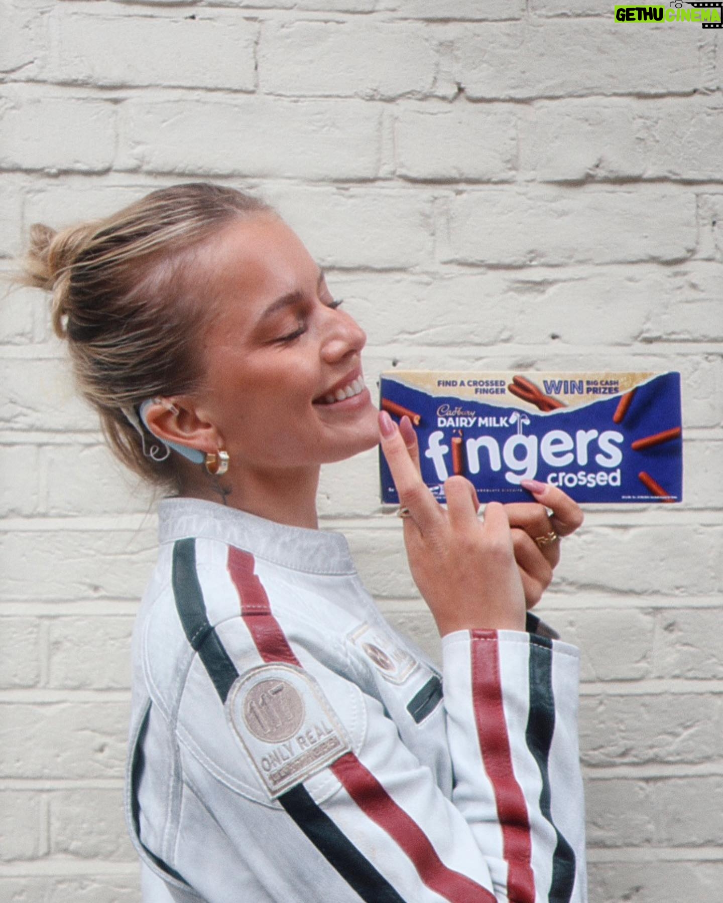 Tasha Ghouri Instagram - AD| I am over the moon to be working with @cadburyuk on their latest campaign “Are your Fingers Crossed?” For your chance to win up to £20,000 all you have to do is find a crossed Finger in promotional packs 🤞🏻 Here is what I’m keeping my fingers crossed for: - Sunny Bank Holiday - Good skin day for a big shoot - Beating my PB at the gym - Good news that my bestie is waiting for - I keep making a positive impact for the deaf community 💕 - Everything to come true on my vision board - Holiday outfit slay ❤️🔥 - Luna cuddles Are your #FingersCrossed? Tell me why below? @cadburyUK Selected stores only. UK & ROI, 18 . Ends on 01/06/24. 200 UK cash prizes of £50 - £20,000. 12 ROI cash prizes of €200. UK/ROI bank account required. Full T&Cs, entry & Prize details: www.cadbury.co.uk/terms-and-conditions/cadbury-fingers-crossed