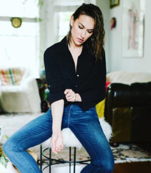 Tasya Teles Instagram - 🎉🎉 Roll up your sleeves for an awesome giveaway! 🎉🎉 In celebration of my launch this Sunday, I’m super excited to offer you a chance to win something really cutting edge, and instrumental in understanding your personal health and wellness journeys.  Recently, I received a DNA Optimization consult with @thednaco and my mind was blown!

In my years of wrestling with fibromyalgia, I’ve tried TONS of things, and it turns out that I could have saved a lot of time simply by understanding my DNA, and what my system responds to best.  Unfortunately, 14 years ago, this technology was not available to the average person.  Over the years, I’ve come to learn that our individual DNA expresses itself in different ways, and is directly impacted by our dietary and lifestyle choices. 

Learning how to support your unique system according to your specific DNA could save you a LOT of time and headaches, and allow you to understand exactly how best to support yourself without wasting so much energy doing all of the wrong stuff. 

My friends at @thednaco have decided to share the love by giving me two of their amazing test kits to give away!!

Here is how you can enter to win of the $400 DNA Optimization Kits & Consults! (Updated!)

	⁃	✅  Like this post! 
	⁃	✅  Share this post! 
	⁃	✅  Follow @thednaco 
	⁃	✅  Visit the Showcast event link (in bio) to buy a $25 ticket to my event this Sunday (buying a VIP package will double your entry!!)

Winners will be announced LIVE this Sunday August 15th, and can then book their private consultation with one of The DNA Company expert clinicians!

For those who have already purchased tickets, don’t worry - all audience members at my live on Sunday will be included! 

Share the post and the love!  Get that good good!! 😎🙌🥰