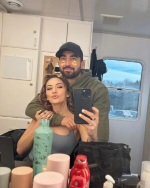 Tasya Teles Instagram - A little BTS sneak peak of our Shoresy fam setting the tone for Season 3.

Love these beauties...but who gets the game stick? 🏒 

#shoresy
@shoresyhockey @cravecanada