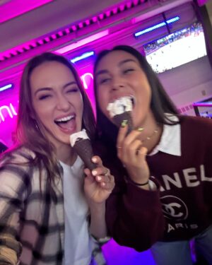 Tasya Teles Instagram - A little BTS sneak peak of our Shoresy fam setting the tone for Season 3.

Love these beauties...but who gets the game stick? 🏒 

#shoresy
@shoresyhockey @cravecanada