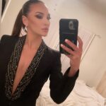 Tasya Teles Instagram - “Talk to me goose! I’m going to need a beer to put these flames out!” 🔥 Who’s pumped for #TopGunMaverick to premier this week!? Wings up, flaps down, here we come! ✈️ @topgunmovie 💄 @thesophiaporter 👗 @intermixonline @oudparis 💪 @platformprteam @principalstalent @braveartistsmanagement