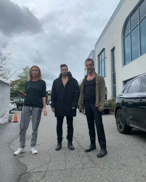 Tasya Teles Instagram - Being an actor is weird. You work alone at home, memorizing lines, becoming different people in the privacy of your own space, putting it on tape — then book a role and all of a sudden you’re working with a team that quickly becomes family.

These muddy days in the trenches on #the100 will always be cherished as wild and beautiful days, that somehow flew by and became wild and beautiful memories.

So excited to be at @Conageddon with this weekend with some of the kru, though we all can’t be together, I hold the most profound gratitude for the enormous cast, and teams of writers and crew members on set that kept us all together .  @cw_the100.

Featuring: @shelby.flannery @chuksta @elizajaneface @richardsharmon @jessicanoelleharmon @marieavgeropoulos @linzzmorgan @jrbourne1111 @elizajaneface @wildpip_morley
