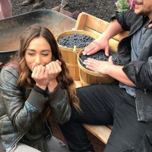 Tasya Teles Instagram - Being an actor is weird. You work alone at home, memorizing lines, becoming different people in the privacy of your own space, putting it on tape — then book a role and all of a sudden you’re working with a team that quickly becomes family.

These muddy days in the trenches on #the100 will always be cherished as wild and beautiful days, that somehow flew by and became wild and beautiful memories.

So excited to be at @Conageddon with this weekend with some of the kru, though we all can’t be together, I hold the most profound gratitude for the enormous cast, and teams of writers and crew members on set that kept us all together .  @cw_the100.

Featuring: @shelby.flannery @chuksta @elizajaneface @richardsharmon @jessicanoelleharmon @marieavgeropoulos @linzzmorgan @jrbourne1111 @elizajaneface @wildpip_morley