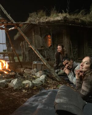 Tasya Teles Instagram - Being an actor is weird. You work alone at home, memorizing lines, becoming different people in the privacy of your own space, putting it on tape — then book a role and all of a sudden you’re working with a team that quickly becomes family.

These muddy days in the trenches on #the100 will always be cherished as wild and beautiful days, that somehow flew by and became wild and beautiful memories.

So excited to be at @Conageddon with this weekend with some of the kru, though we all can’t be together, I hold the most profound gratitude for the enormous cast, and teams of writers and crew members on set that kept us all together .  @cw_the100.

Featuring: @shelby.flannery @chuksta @elizajaneface @richardsharmon @jessicanoelleharmon @marieavgeropoulos @linzzmorgan @jrbourne1111 @elizajaneface @wildpip_morley