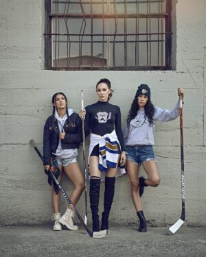 Tasya Teles Instagram - Let’s get focused!! PUCK DROPS THIS WEEK FOR #SHORESY S2 !!! 💪 Get ur sticks ready. 
➡️ September 29th The Bulldogs are back baby.  And we hate to lose. 

@shoresyhockey 
@cravecanada 
@newmetricmedia 

📷: @waldymartens 
💄 : #tracyjuliver 

#NatMiigZiig #Crave #Bulldogs #Nosho #TeamShoresy #hockey #🏒