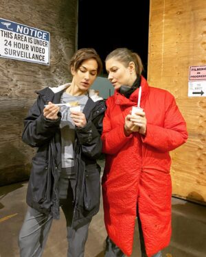 Tasya Teles Instagram - A little behind the scenes #the100 throwback.. 🤍  Beyond grateful for all the crazy memories we created both on and off screen… Shoutout to @ivanamilicevic for eyeing up my Nutella like it ain’t no thang.  I see you girl!  Get that peanut butter involved and you’re golden!

More #bts #Nutella moments to come… lol.  So many… 

@ivanamilicevic 
@lola_flanery 
@jessicanoelleharmon 
@linzzmorgan 
@marieavgeropoulos 
@shelby.flannery