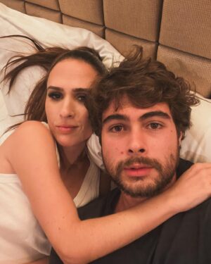 Tatá Werneck Instagram - Uma filha e a habilidade de sairmos mal juntos em fotos.