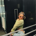 Tati Fernández Instagram - 💙💜🩷❤️🧡💚💛