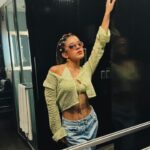 Tati Fernández Instagram - 💙💜🩷❤️🧡💚💛