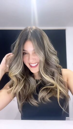 Tati Fernández Instagram - cambio de look 🖤