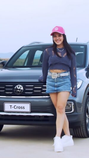 Tati Fernández Instagram - Miren este increíble Volkswagen T- Cross! 🔥es una SUVW con mucha potencia y cómoda para movernos por la ciudad 🙌 Lo que más me gusto es la pantalla 🤭🤭
@vwchile #vivelaexperienciaVW