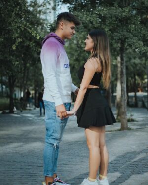 Tati Fernández Instagram - Feliz día de San Valentín 💝 Disfrutamos cada momento juntos durante estos 4 años de relación. Que esto sea eterno 🤍

Espero estén disfrutando a sus seres amados. No solo hoy sino todos los días del año ❤️🙌🏻