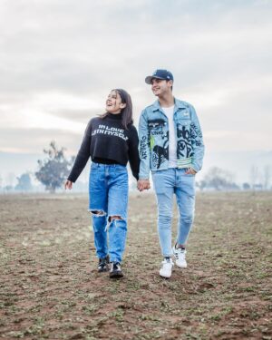 Tati Fernández Instagram - Feliz día de San Valentín 💝 Disfrutamos cada momento juntos durante estos 4 años de relación. Que esto sea eterno 🤍

Espero estén disfrutando a sus seres amados. No solo hoy sino todos los días del año ❤️🙌🏻