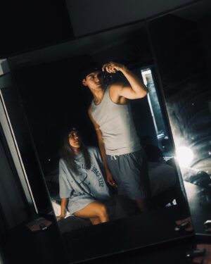 Tati Fernández Instagram - Feliz día de San Valentín 💝 Disfrutamos cada momento juntos durante estos 4 años de relación. Que esto sea eterno 🤍

Espero estén disfrutando a sus seres amados. No solo hoy sino todos los días del año ❤️🙌🏻