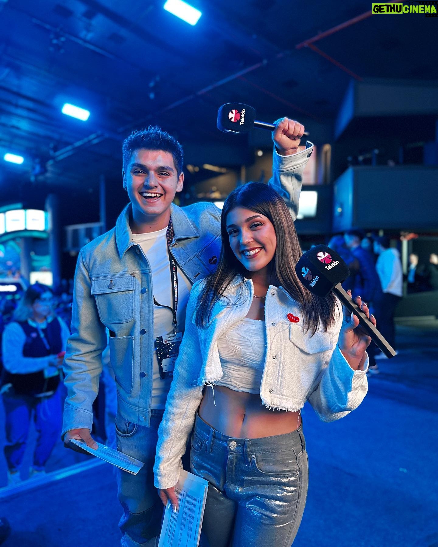 Tati Fernández Instagram - Así vivimos las primeras horas de @teleton_chile ,Felices por el premio 🕺🏻💃🏻 y por la experiencia ❤️. Hoy seguimos en la Quinta Vergara con más backstage de lo que se vive en el cierre de la Teletón. VAMOS CHILENOS ⭐️