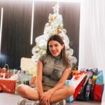 Tati Fernández Instagram – Feliz navidad 🎄… Disfruten junto a sus seres queridos! Pd: Estamos felices porque es la primera Navidad en nuestro terreno❤️