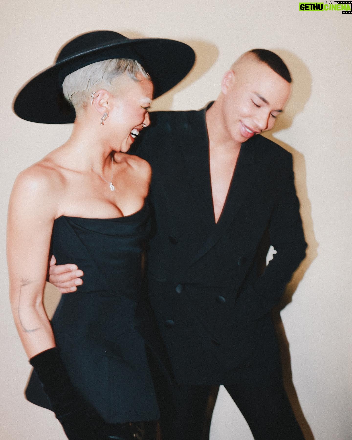 Tati Gabrielle Instagram - Quel rêve 🥰 Merci beaucoup @Balmain for making my first #PFW everything I could have asked for and more. Still reeling from it all. Félicitations pour une autre collection incroyable @olivier_rousteing. Ce fut un honneur et un rêve de vous rencontrer. Merci de me recevoir. 🙏🏽 🤍 Until the next time, Paree 💋🇫🇷 📸photo creds: @jeffthibodeauco @marcmpatrick