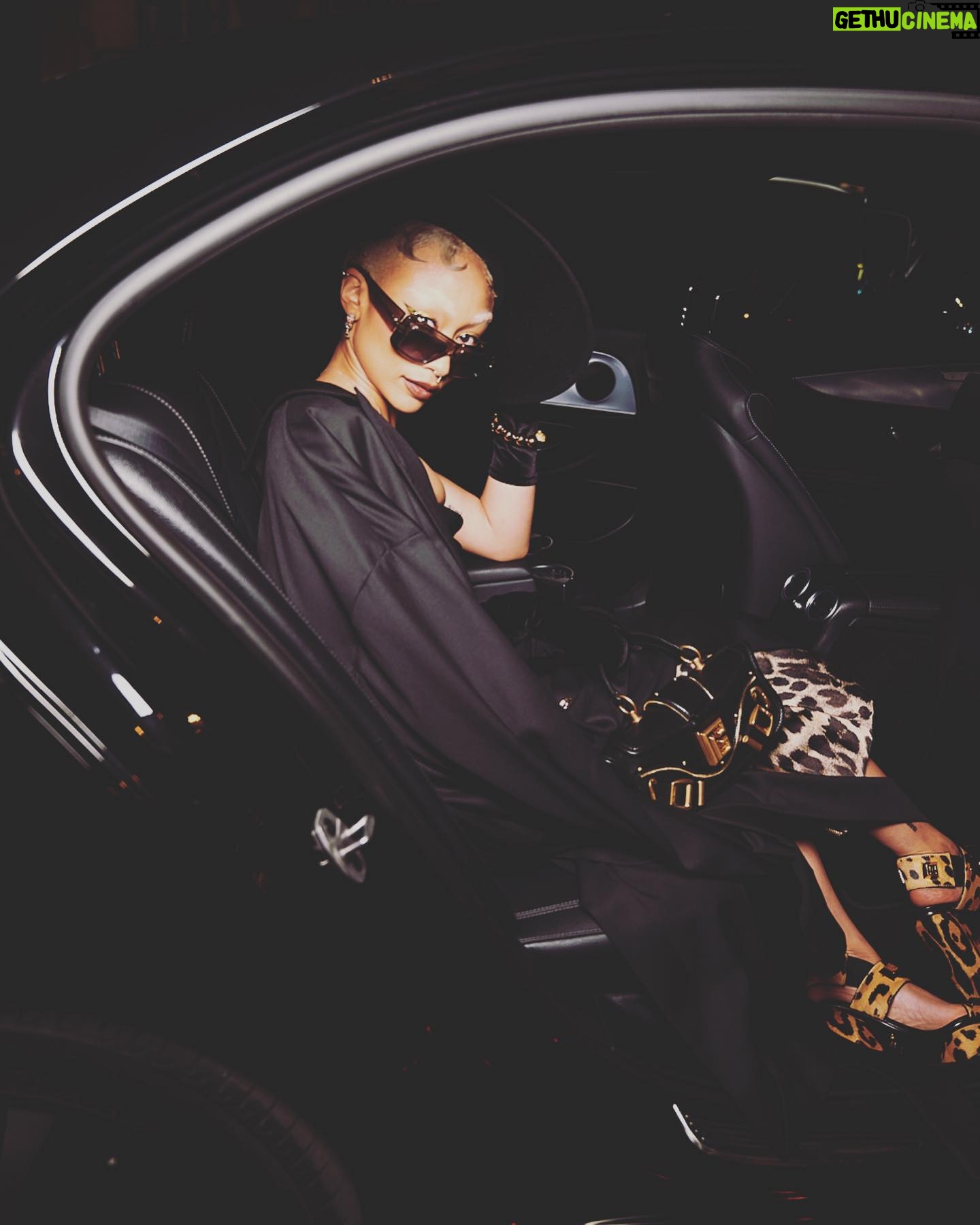 Tati Gabrielle Instagram - Quel rêve 🥰 Merci beaucoup @Balmain for making my first #PFW everything I could have asked for and more. Still reeling from it all. Félicitations pour une autre collection incroyable @olivier_rousteing. Ce fut un honneur et un rêve de vous rencontrer. Merci de me recevoir. 🙏🏽 🤍 Until the next time, Paree 💋🇫🇷 📸photo creds: @jeffthibodeauco @marcmpatrick