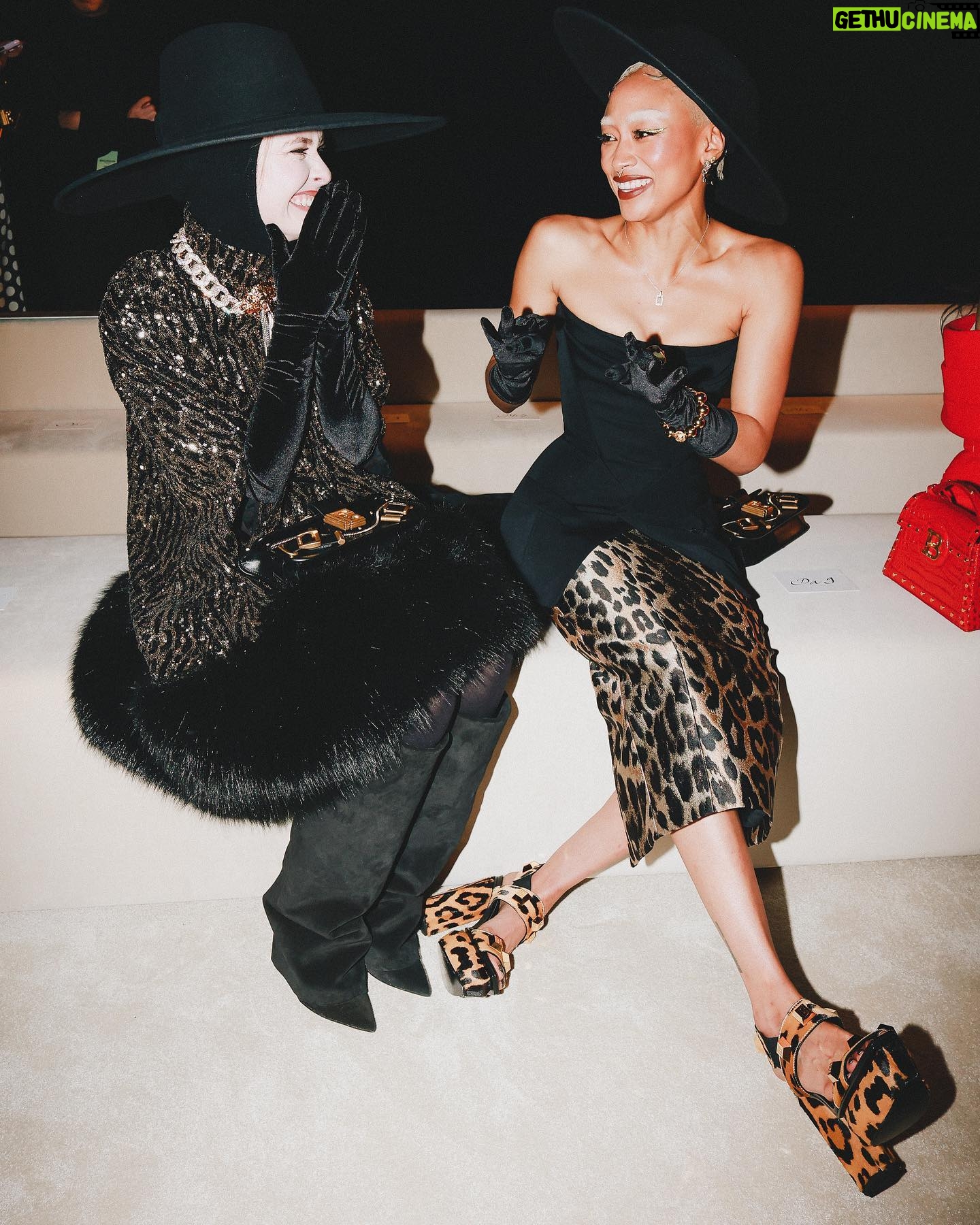 Tati Gabrielle Instagram - Quel rêve 🥰 Merci beaucoup @Balmain for making my first #PFW everything I could have asked for and more. Still reeling from it all. Félicitations pour une autre collection incroyable @olivier_rousteing. Ce fut un honneur et un rêve de vous rencontrer. Merci de me recevoir. 🙏🏽 🤍 Until the next time, Paree 💋🇫🇷 📸photo creds: @jeffthibodeauco @marcmpatrick