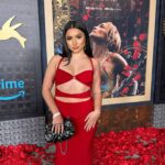 Tati McQuay Instagram - A week full of love 🌹 #ThisIsMeNow premiere starring the queen @jlo ❤️ Dress: @studiio.96 | Earrings: @wear.erkoos @eveleighstyle @primevideo @amazonstudios @primerolatino
