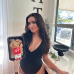 Tati McQuay Instagram - Having delicious meals prepped from @fuelmeals has been my favorite thing and makes everything so much easier 🤍 Pick your favorite meals & checkout using my discount code: TATI30