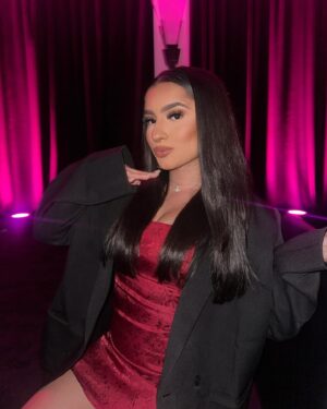 Tati McQuay Instagram - 🧟‍♀️💕

thank you for having me! @lisafrankensteinfilm @focusfeatures @iheartradio 
Wearing: @princesspollyboutique
