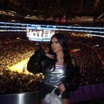 Tati McQuay Instagram – Digital camera pics & basketball games >> 

Lakers vs Clippers last night w/ @prettylittlething 🏀💕
