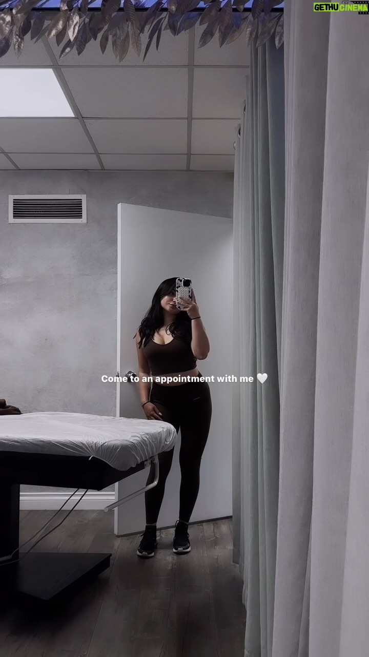 Tati McQuay Instagram - So excited to be trying Endosphere therapy, which is known for its effectiveness in promoting cellular regeneration, skin rejuvenation, and giving a great lymphatic drainage @boleynstudio 🤍