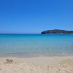 Tatiana-Laurence Delarue Instagram - 🇬🇷Après les sensations fortes d'hier... À la découverte des plus belles plages de #crete et elles sont plus sublimes les unes que les autres 🌊 D'un bleu unique, sauvage, eaux très très chaudes et translucides, sable fin de différents coloris, divine mer #mediterranee #grece #greece si envoûtante 💙🩵💦 🍹Et vous, quel est votre cocktail 🍸 ou boisson favorite? #crete #grece #travel #holiday