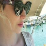 Tatiana-Laurence Delarue Instagram - ⛵️ Départ du port de #heraklion pour vivre un coucher de soleil #sunset à bord... #voilier Moment suspendue dans le temps, avec une équipe de choc et un skipper au top @marcos_skipper Dîner au #coucherdusoleil ça va être magique... A toute touteeeee 🌅 Organisation parfaite by @paulmariecrete 🌺🩷🌺 🇬🇷 #crete #greece
