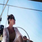 Tatiana-Laurence Delarue Instagram - ⛵️ Départ du port de #heraklion pour vivre un coucher de soleil #sunset à bord... #voilier Moment suspendue dans le temps, avec une équipe de choc et un skipper au top @marcos_skipper Dîner au #coucherdusoleil ça va être magique... A toute touteeeee 🌅 Organisation parfaite by @paulmariecrete 🌺🩷🌺 🇬🇷 #crete #greece