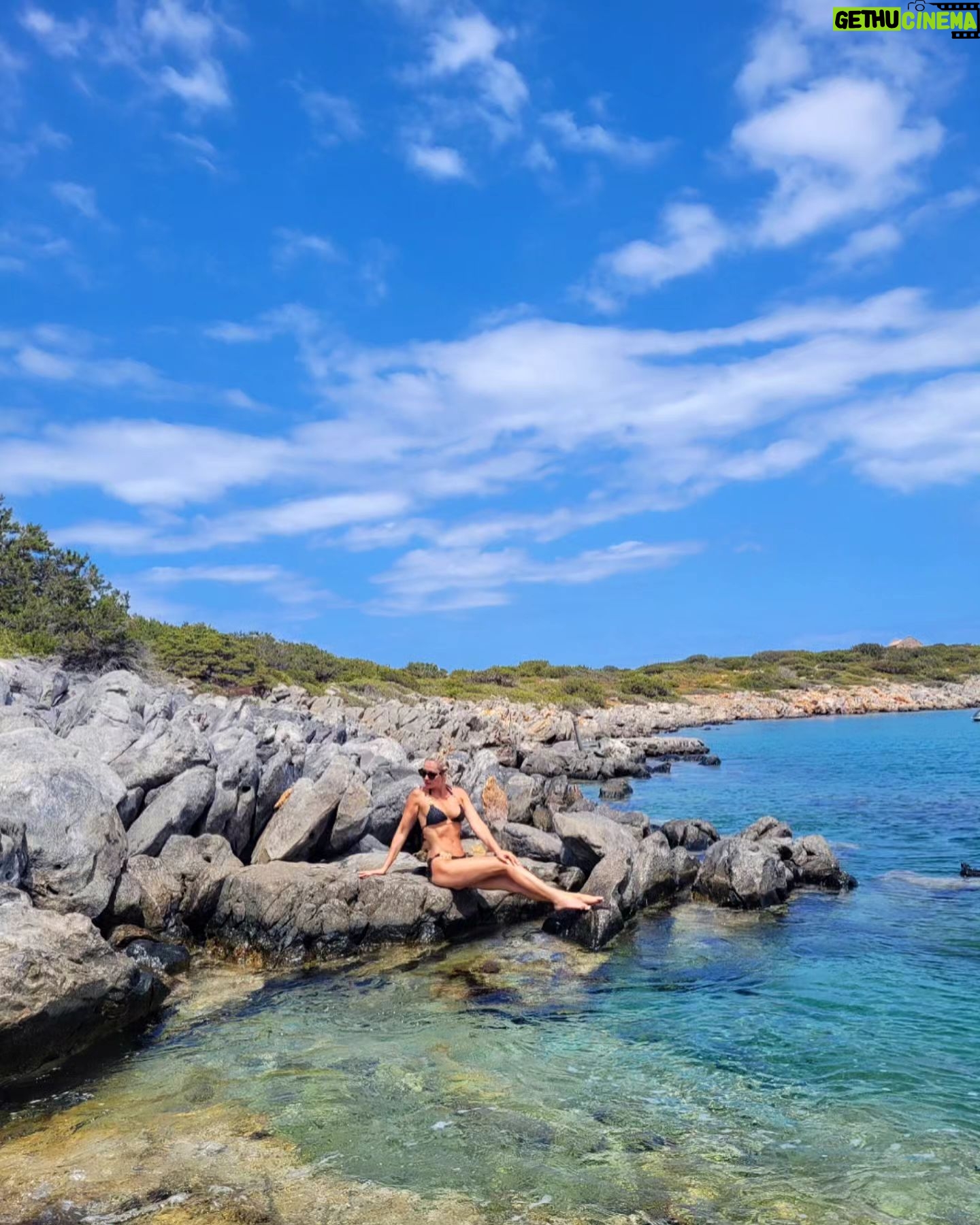 Tatiana-Laurence Delarue Instagram - Lovely #crete 🇬🇷 🩵💙