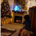 Tatiana-Laurence Delarue Instagram - Les derniers jours de ton année de naissance 2022 Newt, dans la Magie de Noël... Émotions...🧑🏽‍🎄🦹🏽🔱💝 Pyjama oursons à shopper chez @boutiquearthur 🧸🧸🧸🧸🧸🧸🧸🧸🧸🧸🧸🧸🧸🧸🧸🧸🧸🧸🧸🧸🧸 Des jouets géniaux pour l'amusement et le développement de la motricité A découvrir chez @janod_france 🎠🎡🎢💈🚂 Des #peluches géantes made in #france comme Le #koala 🐨 à shopper chez @pioupiou_et_merveilles