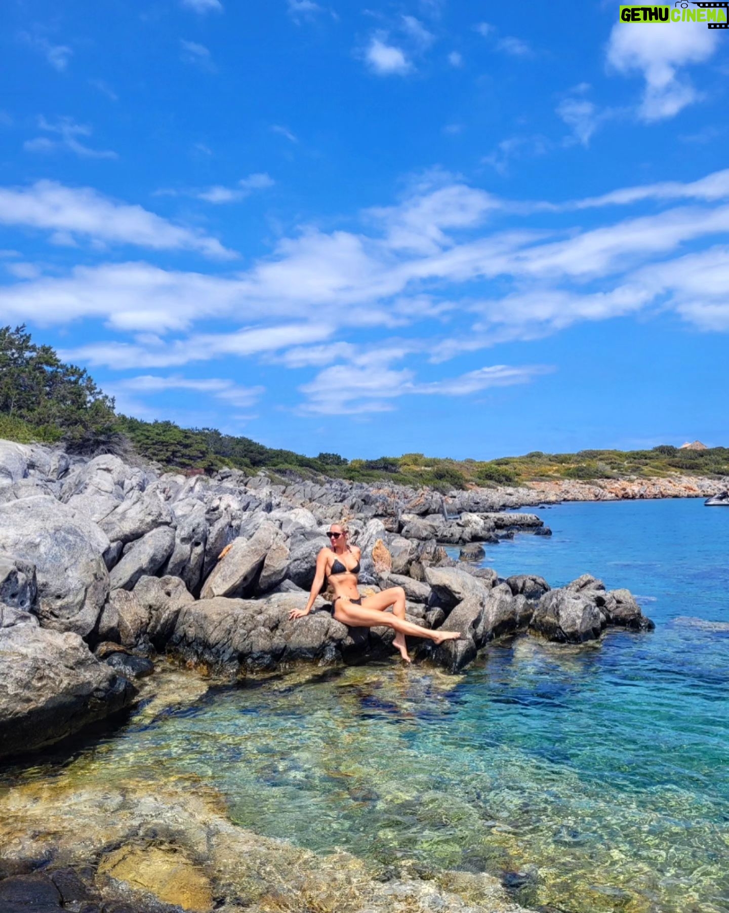 Tatiana-Laurence Delarue Instagram - Lovely #crete 🇬🇷 🩵💙