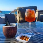 Tatiana-Laurence Delarue Instagram – Petit déjeuner traditionnel, tomates, fêta,  Olives…. Divin by @paulmariecrete 

Puis🩴🩴🎒 départ pour découvrir les charmants villages de #crete aux pierres sublimes, aux arbres magiques, au ports tellement charmant, aux habitants souriants et dune douceur sincère,  aux sons et couleurs poétiques…

Déjà sous le charme…💁🏼‍♀️

Suivez-moi dans mes aventures 🌺

👶🏽💭❣️

#crete
#grece
#travel
#holiday