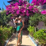 Tatiana-Laurence Delarue Instagram – 🇬🇷Vous pensez que j’ai envie de faire des vacances #farniente ? Piscine, lecture, cocktail, repos…
🍹🧘🏼‍♀️🛀🏼🛌💆🏼‍♀️🌴⛱️🏸🖼👙🩴🌠
Ou bien, des vacances aventures? Sports extrêmes, randonnées, spéléologie, cascades, escalades….
🧗🏼‍♀️🏇🏽🚵🌵⛵️🪂👟🥾🧢🌌

☀️Bien arrivée dans ce joyaux naturel pensé par @paulmariecrete 🌺🌺🌺🌺🌺🌺🌺🌺🌺🌺🌺🌺🌺🌺🌺🌺🌺🌺🌺🌺🌺🌺🧳
#crete
#grece

👼🏽💭❤️

👗 by @iconela.moda