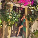 Tatiana-Laurence Delarue Instagram – 🇬🇷Vous pensez que j’ai envie de faire des vacances #farniente ? Piscine, lecture, cocktail, repos…
🍹🧘🏼‍♀️🛀🏼🛌💆🏼‍♀️🌴⛱️🏸🖼👙🩴🌠
Ou bien, des vacances aventures? Sports extrêmes, randonnées, spéléologie, cascades, escalades….
🧗🏼‍♀️🏇🏽🚵🌵⛵️🪂👟🥾🧢🌌

☀️Bien arrivée dans ce joyaux naturel pensé par @paulmariecrete 🌺🌺🌺🌺🌺🌺🌺🌺🌺🌺🌺🌺🌺🌺🌺🌺🌺🌺🌺🌺🌺🌺🧳
#crete
#grece

👼🏽💭❤️

👗 by @iconela.moda